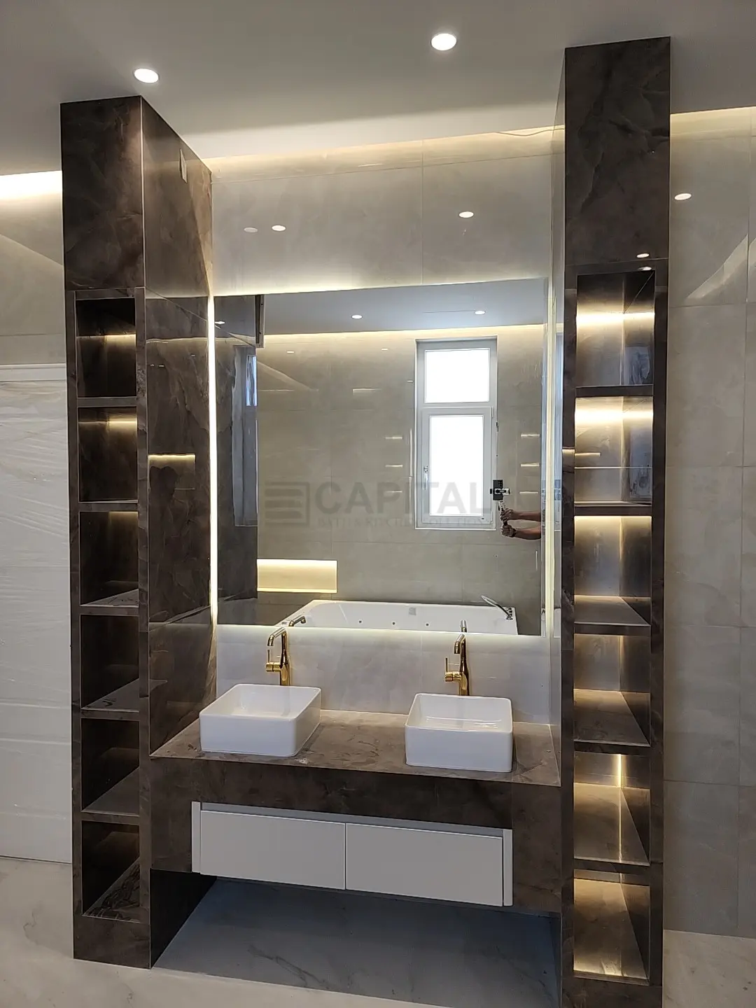 Al Khawaneej Master Bathroom