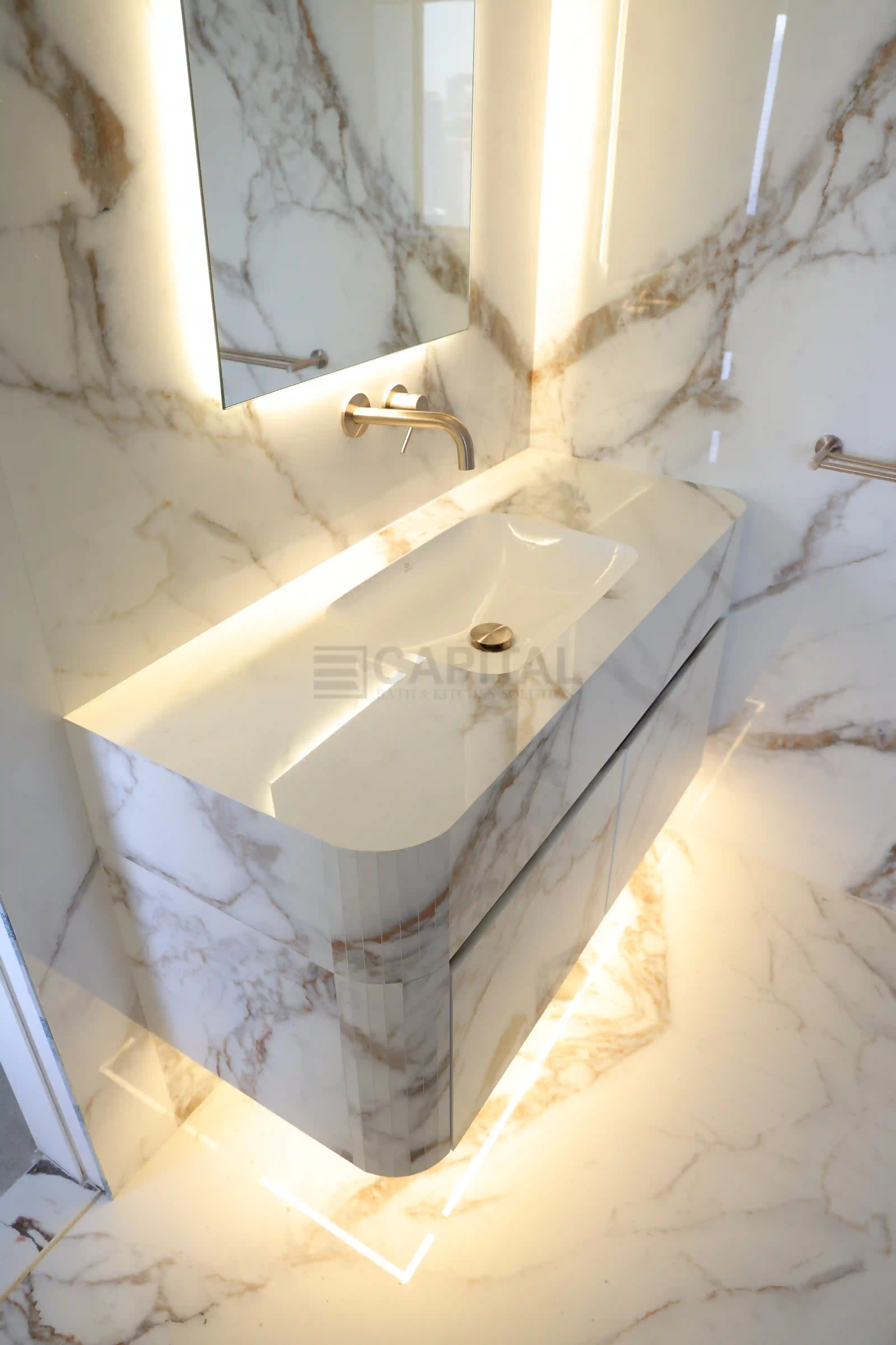 Shower Glass and Porcelain Integration