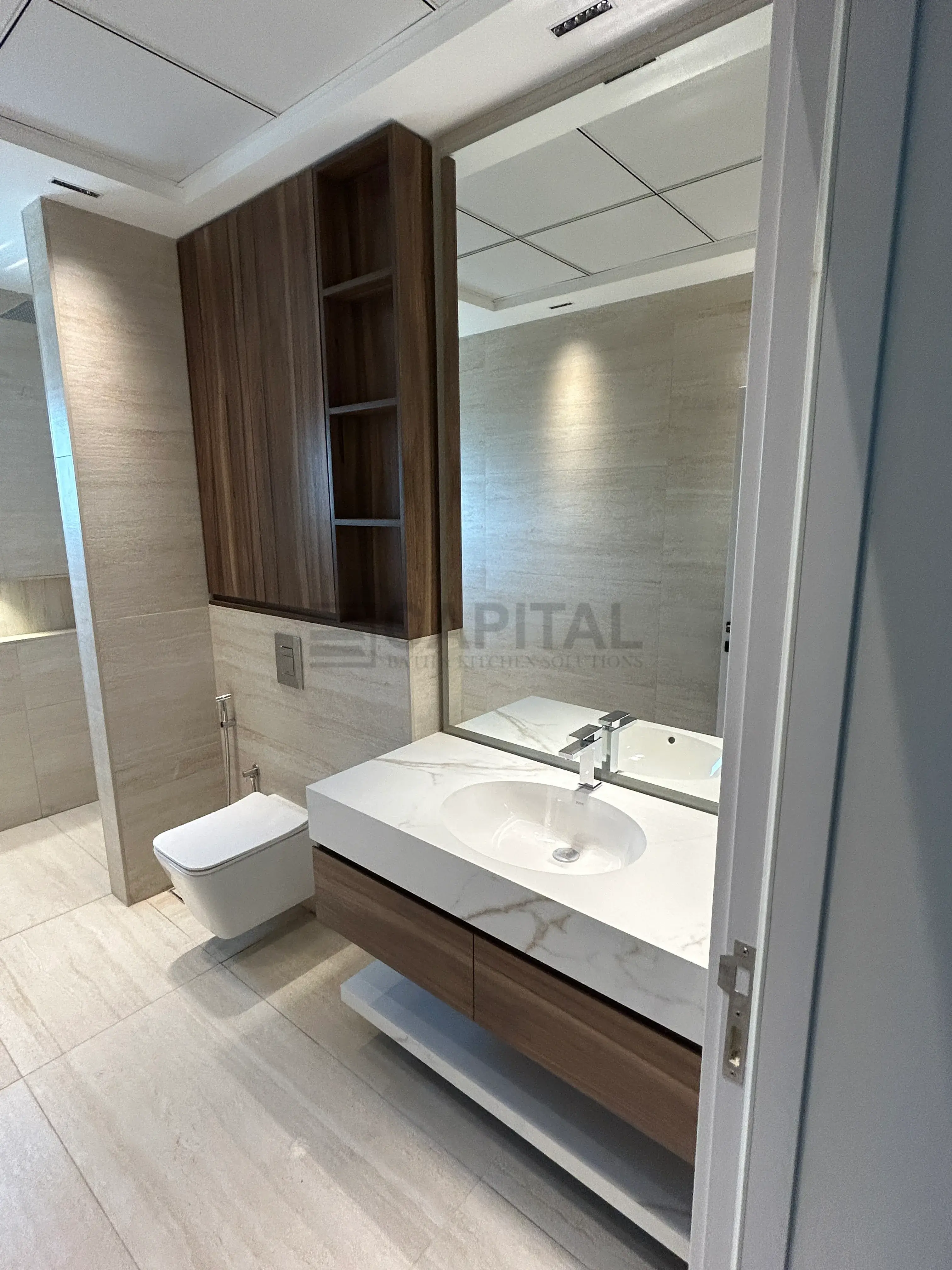 Floating Drawer Vanity with Integrated Basin 