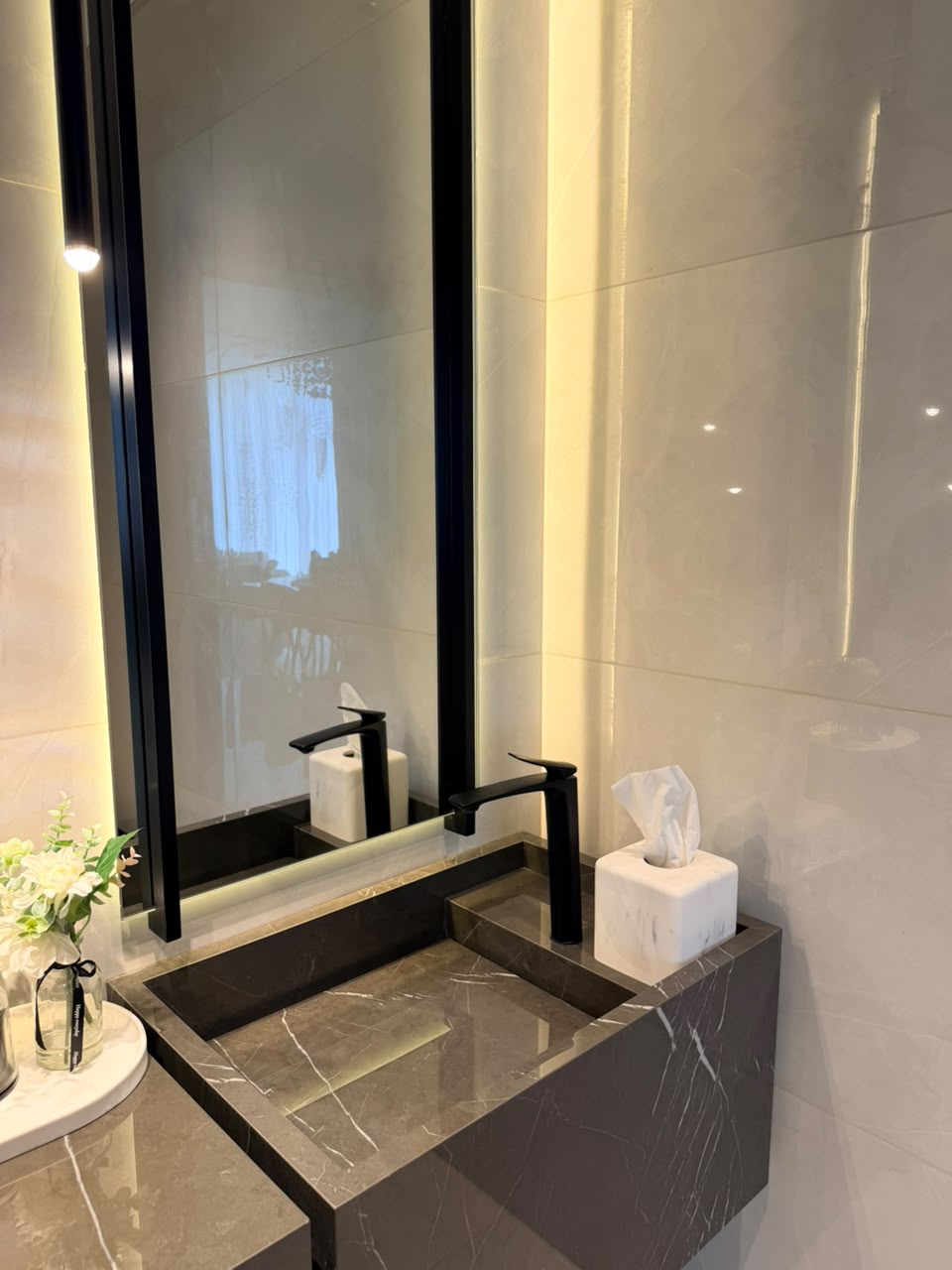 Living Room Bathroom View 9