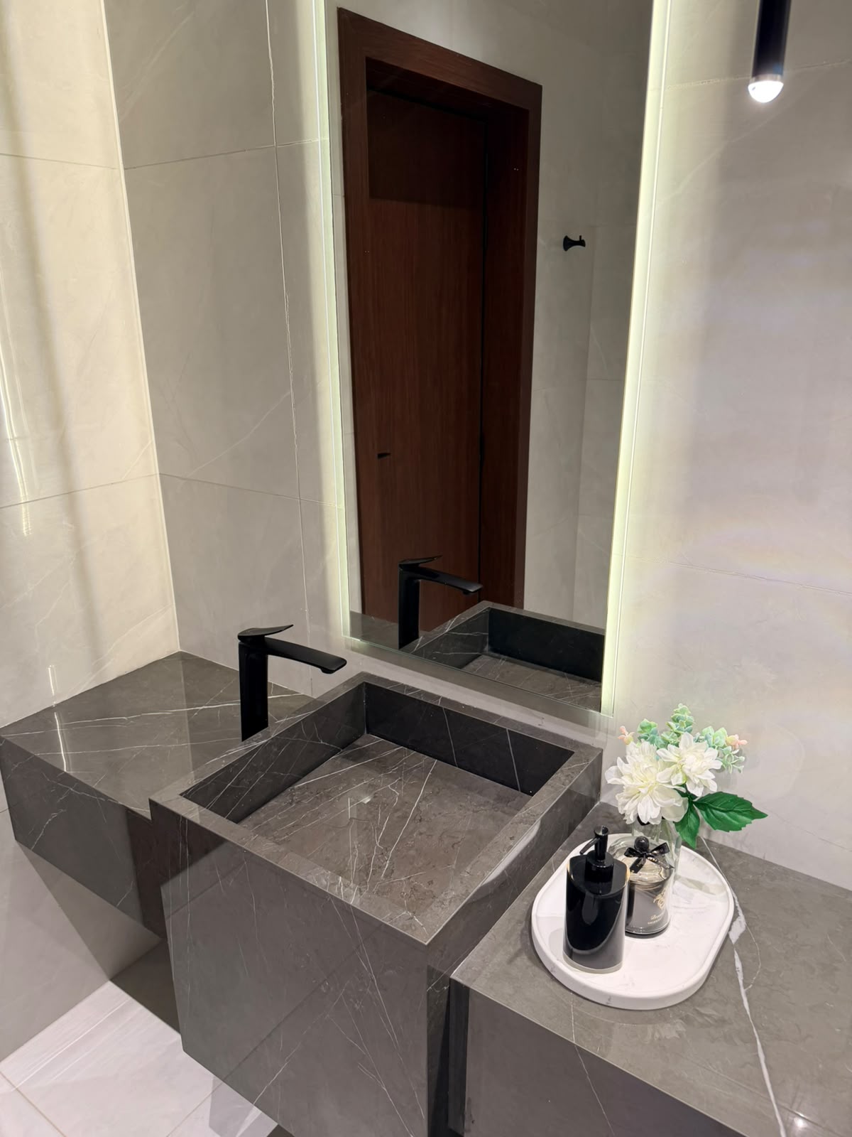 Majlis Bathroom View 4