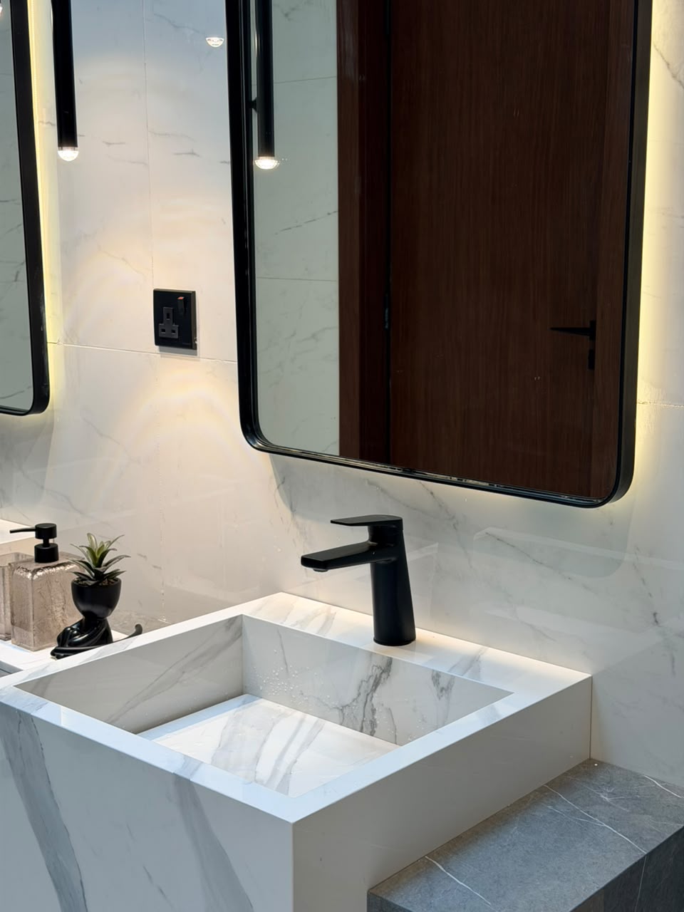 Master Room Bathroom View 1