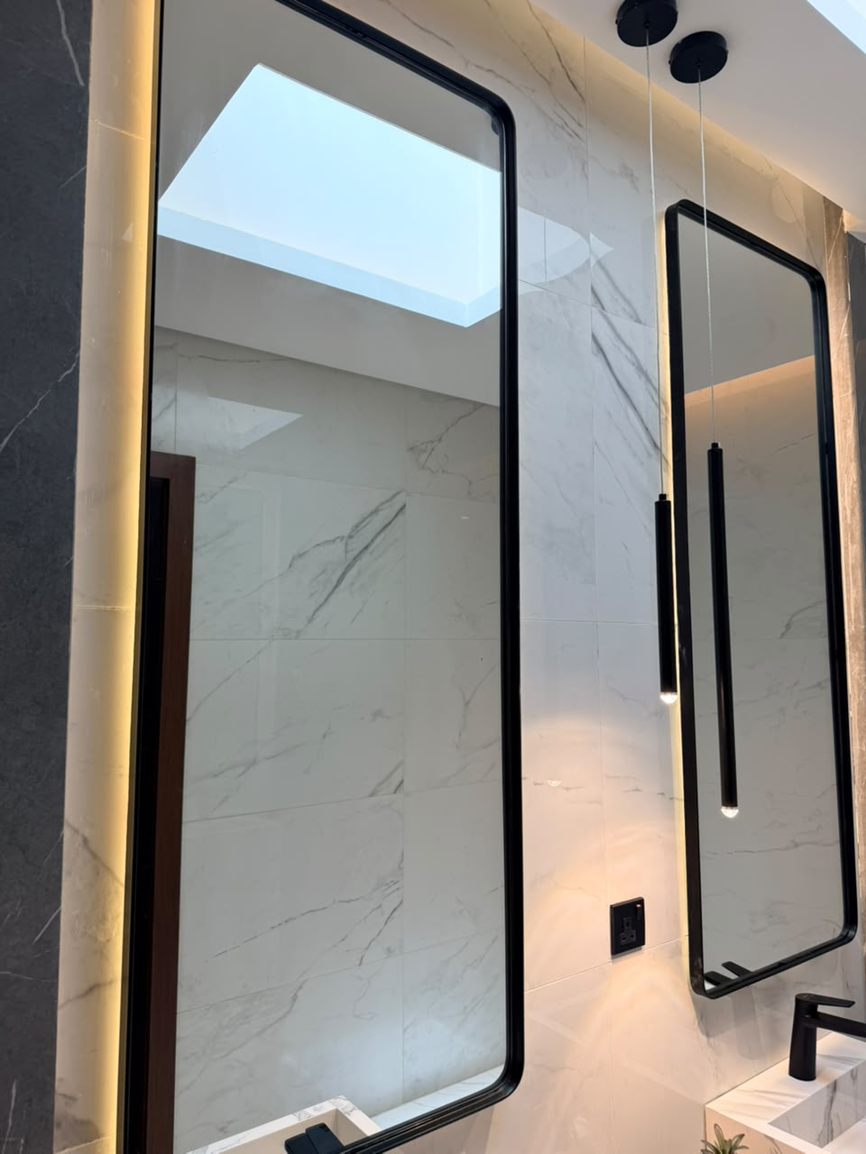 Master Room Bathroom View 9
